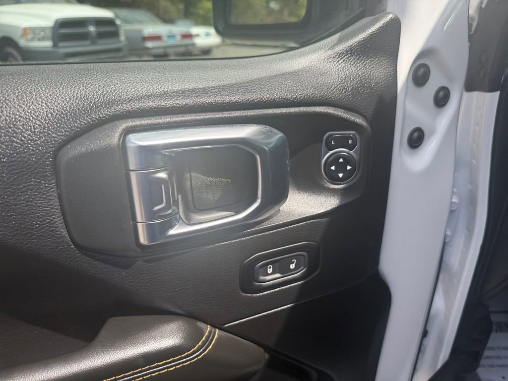 Certified 2025 Jeep Wrangler Unlimited Sahara w/ Safety Group image 19