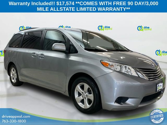 Used 2017 Toyota Sienna LE image 3