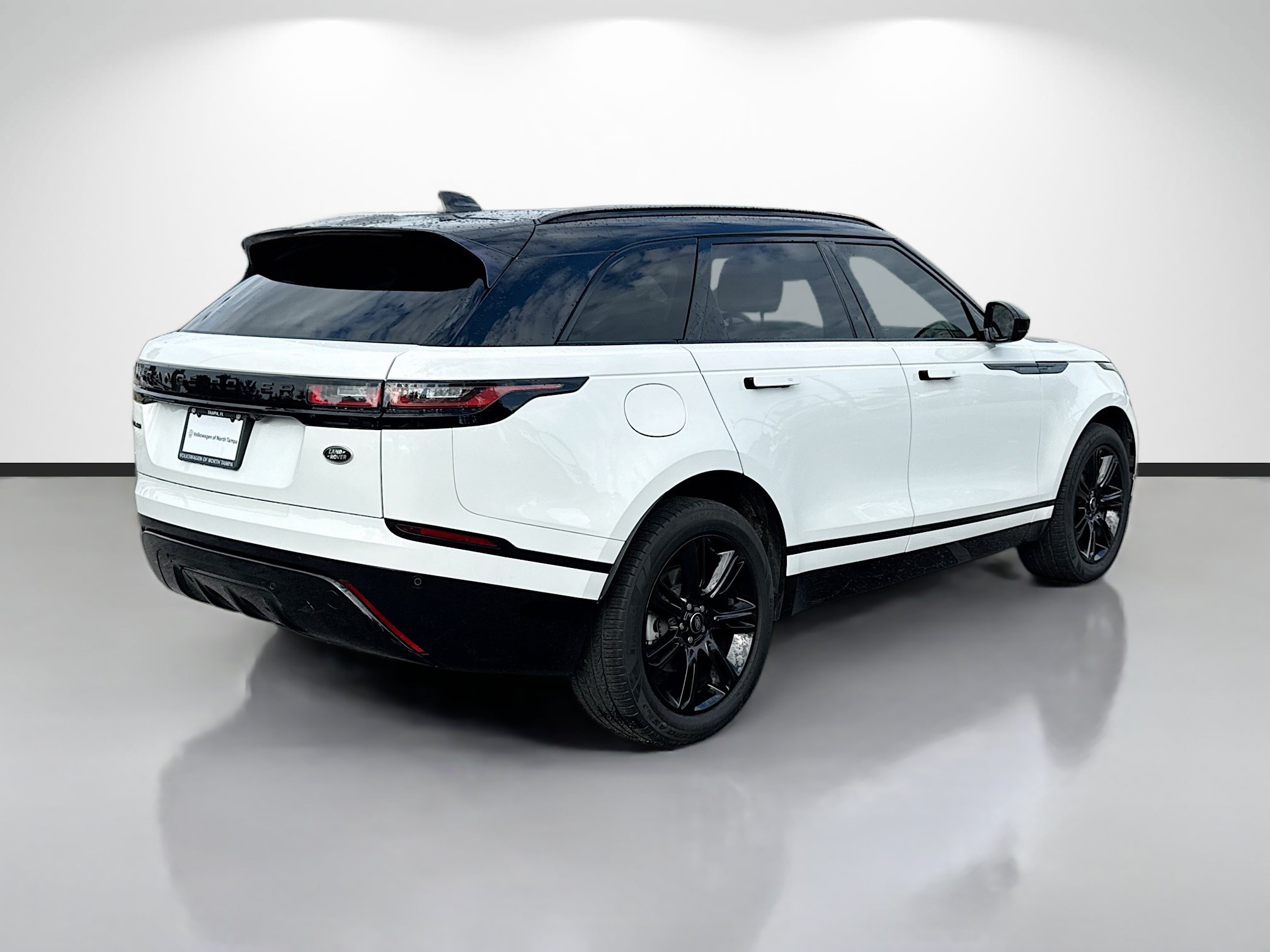 Used 2023 Land Rover Range Rover Velar R-Dynamic S AWD/4WD image 3