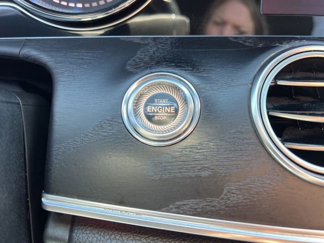 Used 2017 Mercedes-Benz E 300 4MATIC image 18