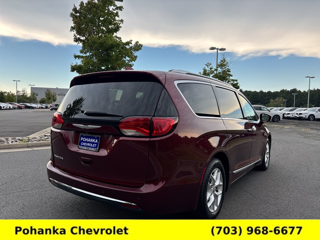 Used 2018 Chrysler Pacifica Touring-L w/ Tire & Wheel Group FWD image 7