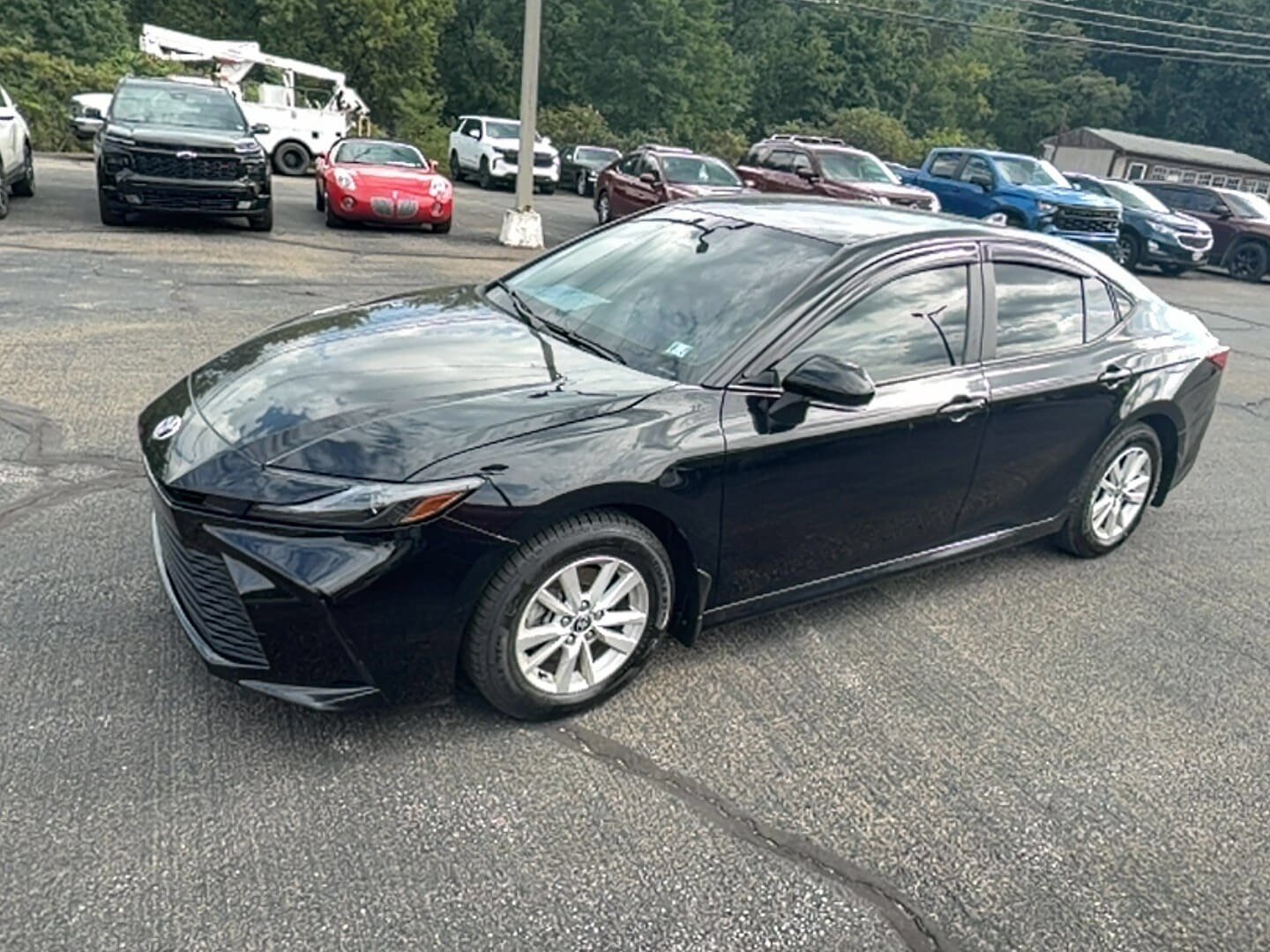 Used 2025 Toyota Camry LE w/ Convenience Package AWD/4WD image 3