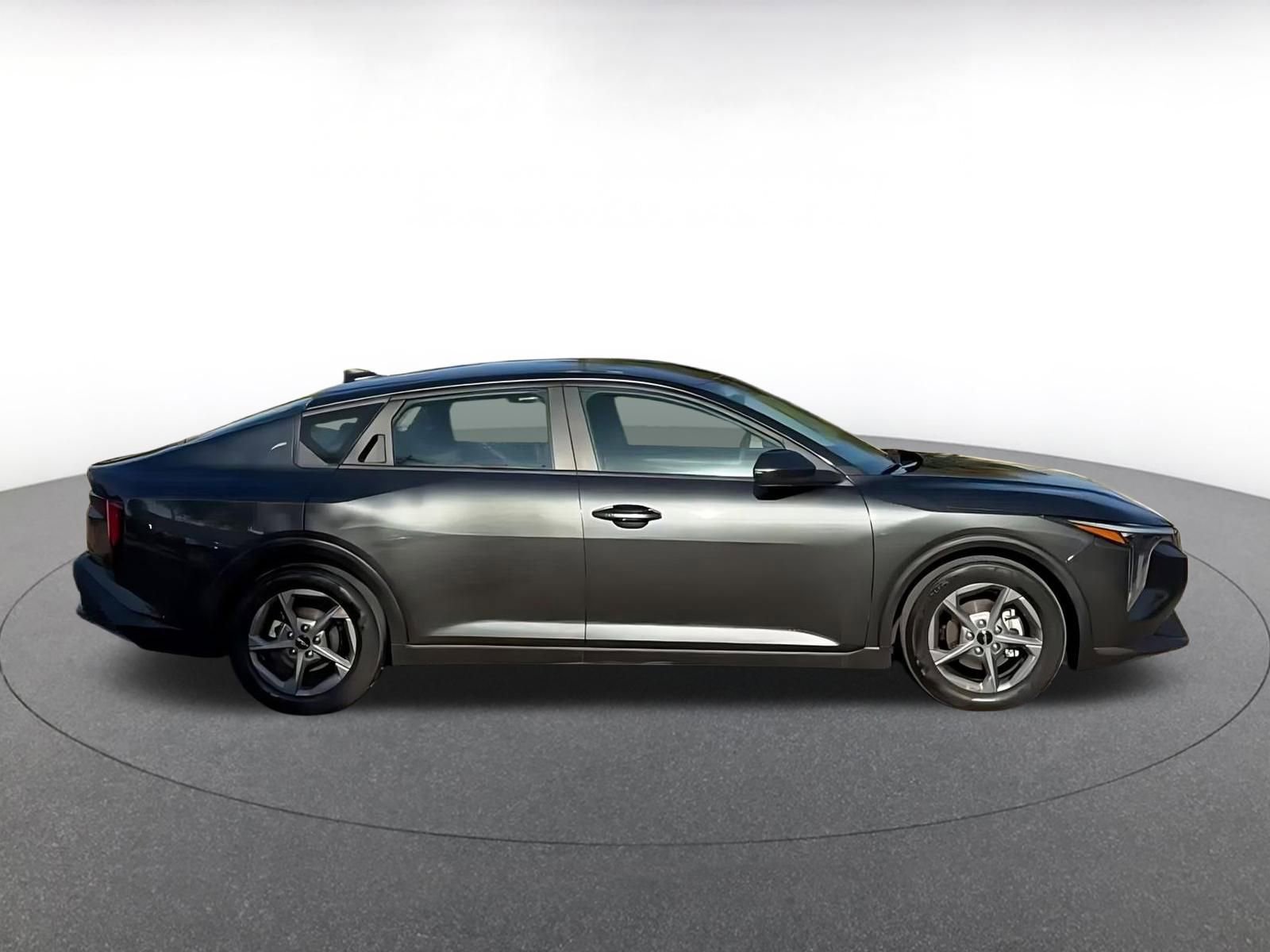 Used 2025 Kia K4 FWD image 16