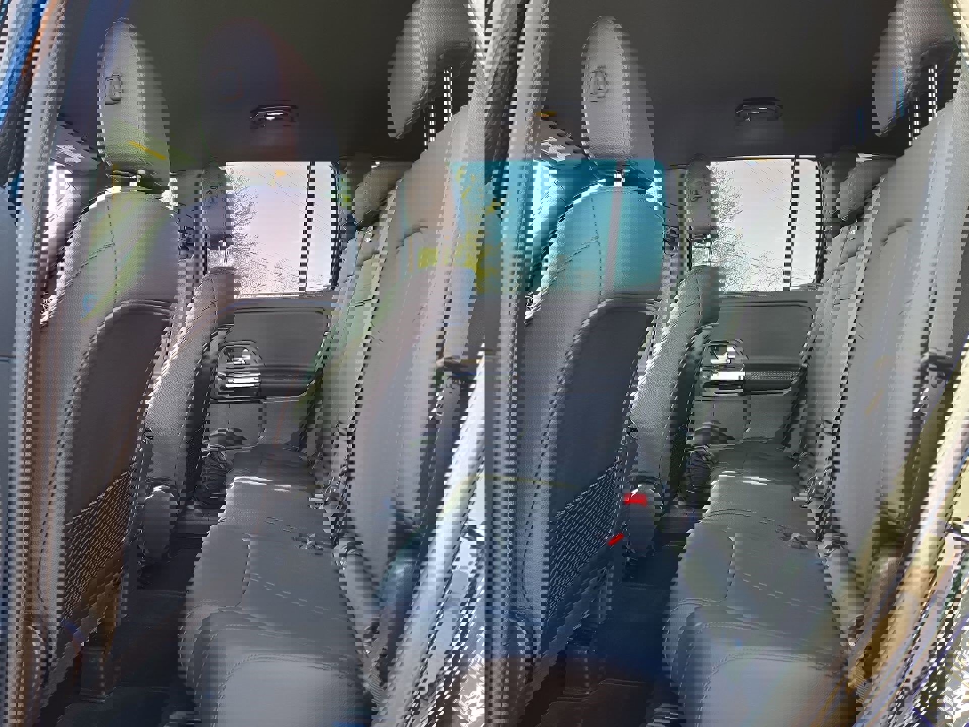 New 2025 Mercedes-Benz GLB 250 image 13