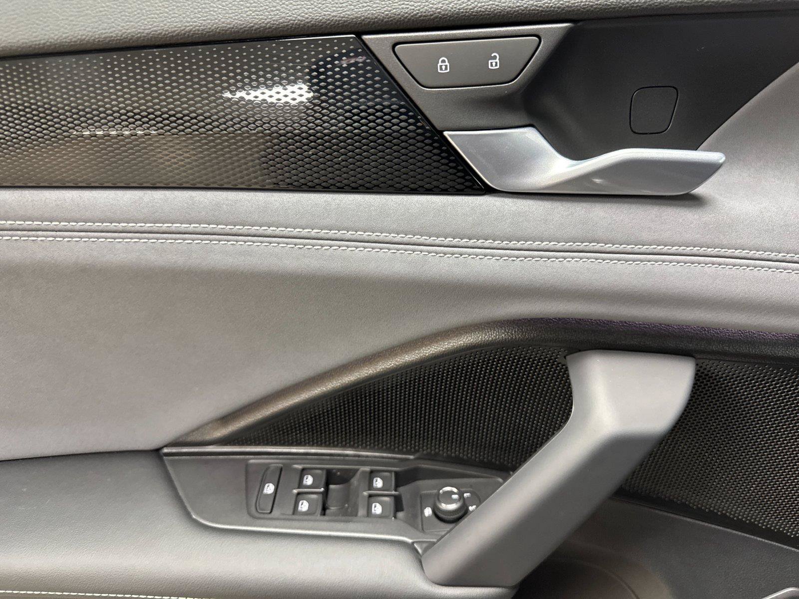 New 2026 Volkswagen Tiguan SE AWD/4WD image 10