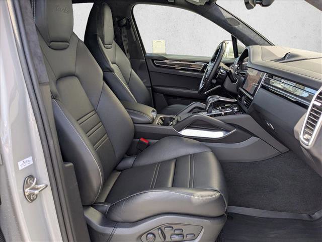 Used 2022 Porsche Cayenne Turbo image 23