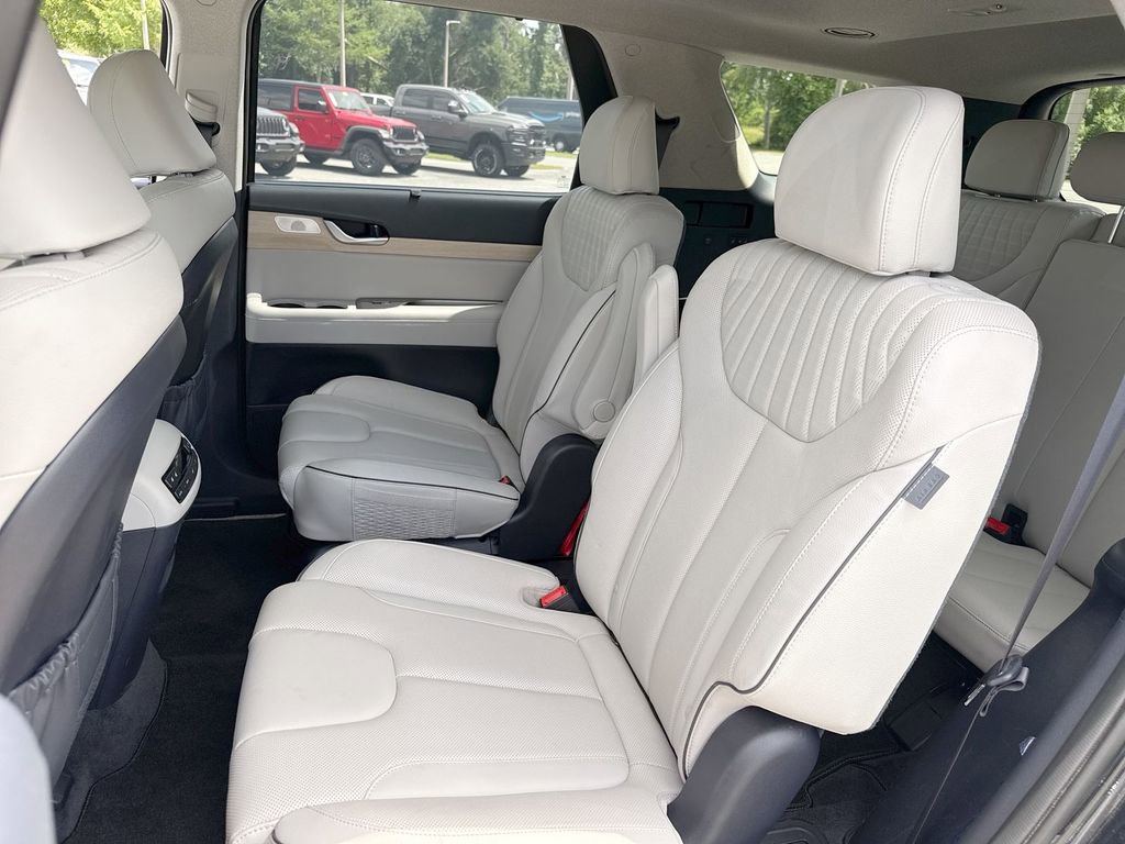 Used 2023 Hyundai Palisade Limited AWD/4WD image 25