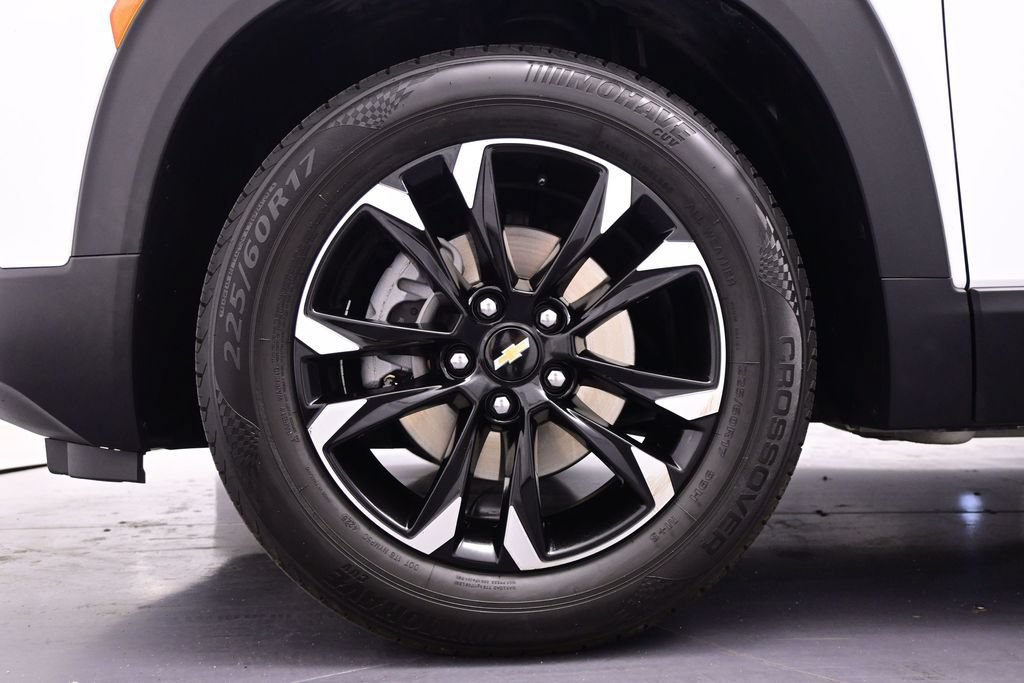 Used 2023 Chevrolet TrailBlazer LT FWD image 28