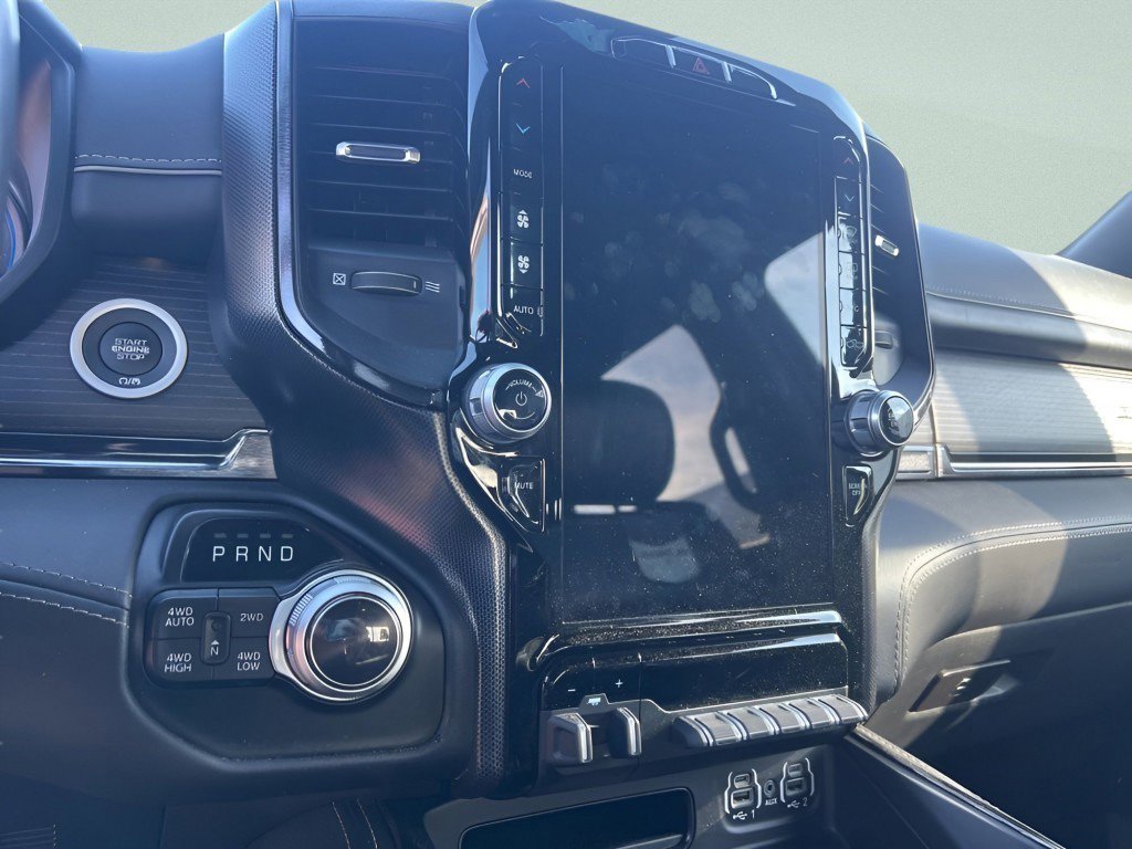 Used 2022 RAM 1500 Limited w/ Body-Colour Bumper Group image 25
