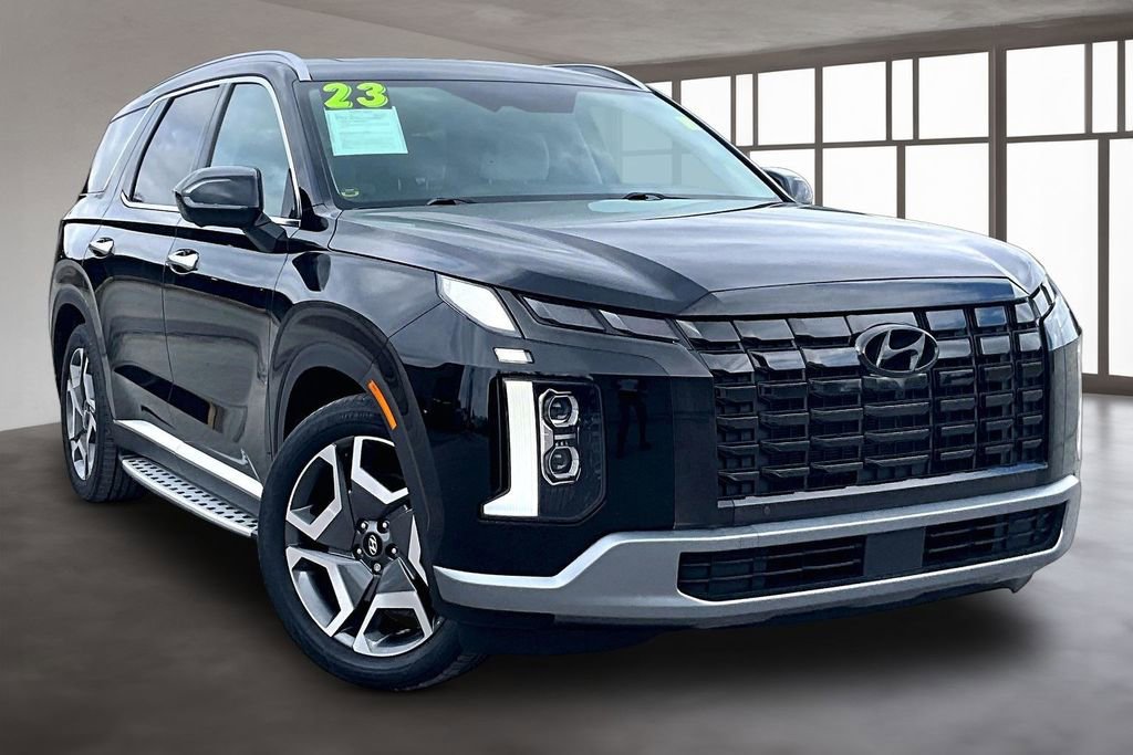 Used 2023 Hyundai Palisade Limited image 3