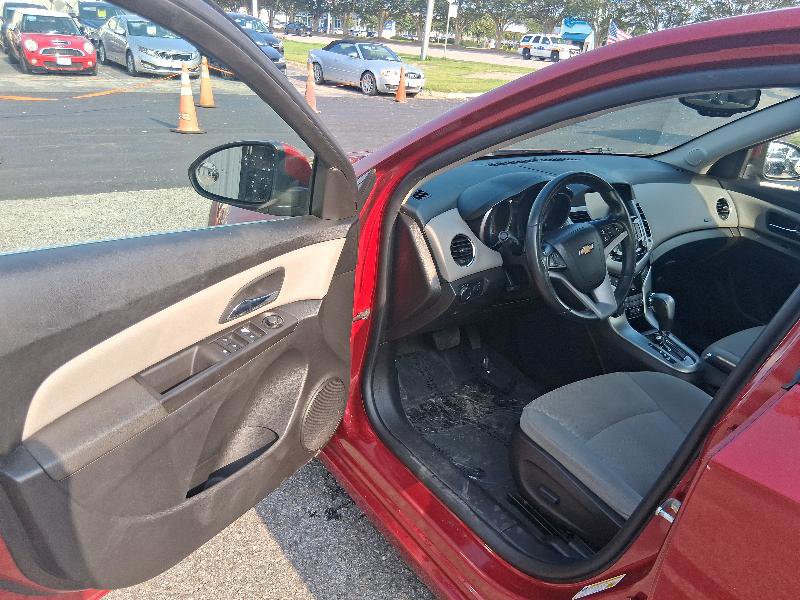 Used 2014 Chevrolet Cruze LT image 21