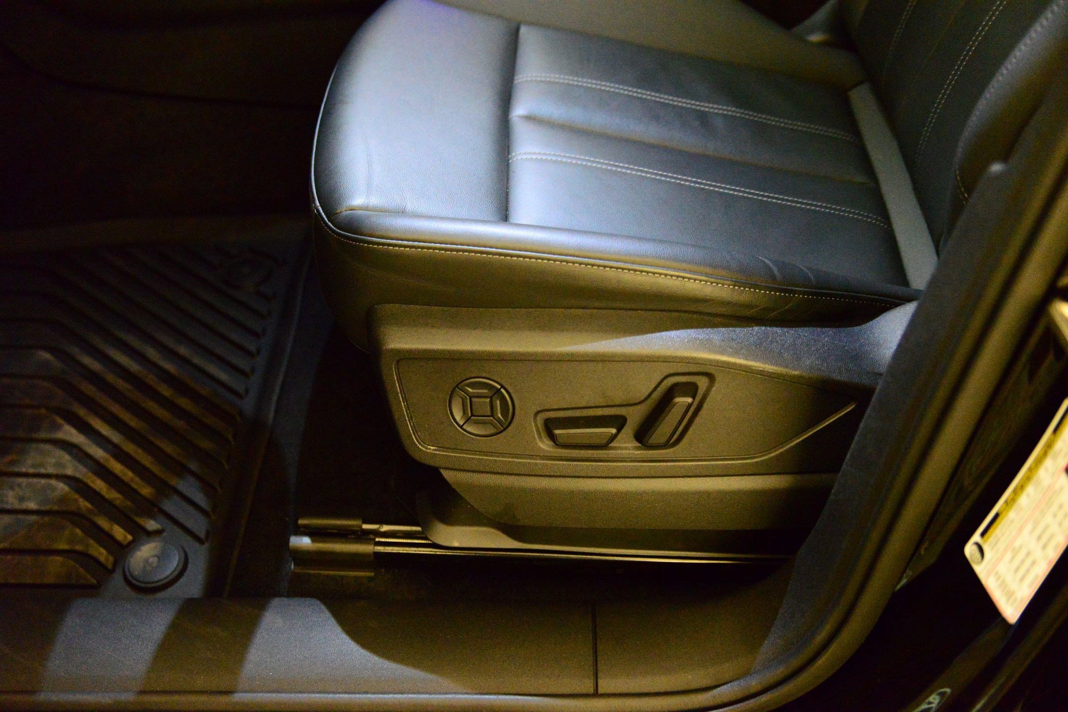 Certified 2025 Audi Q5 Premium Plus w/ Premium Plus image 25