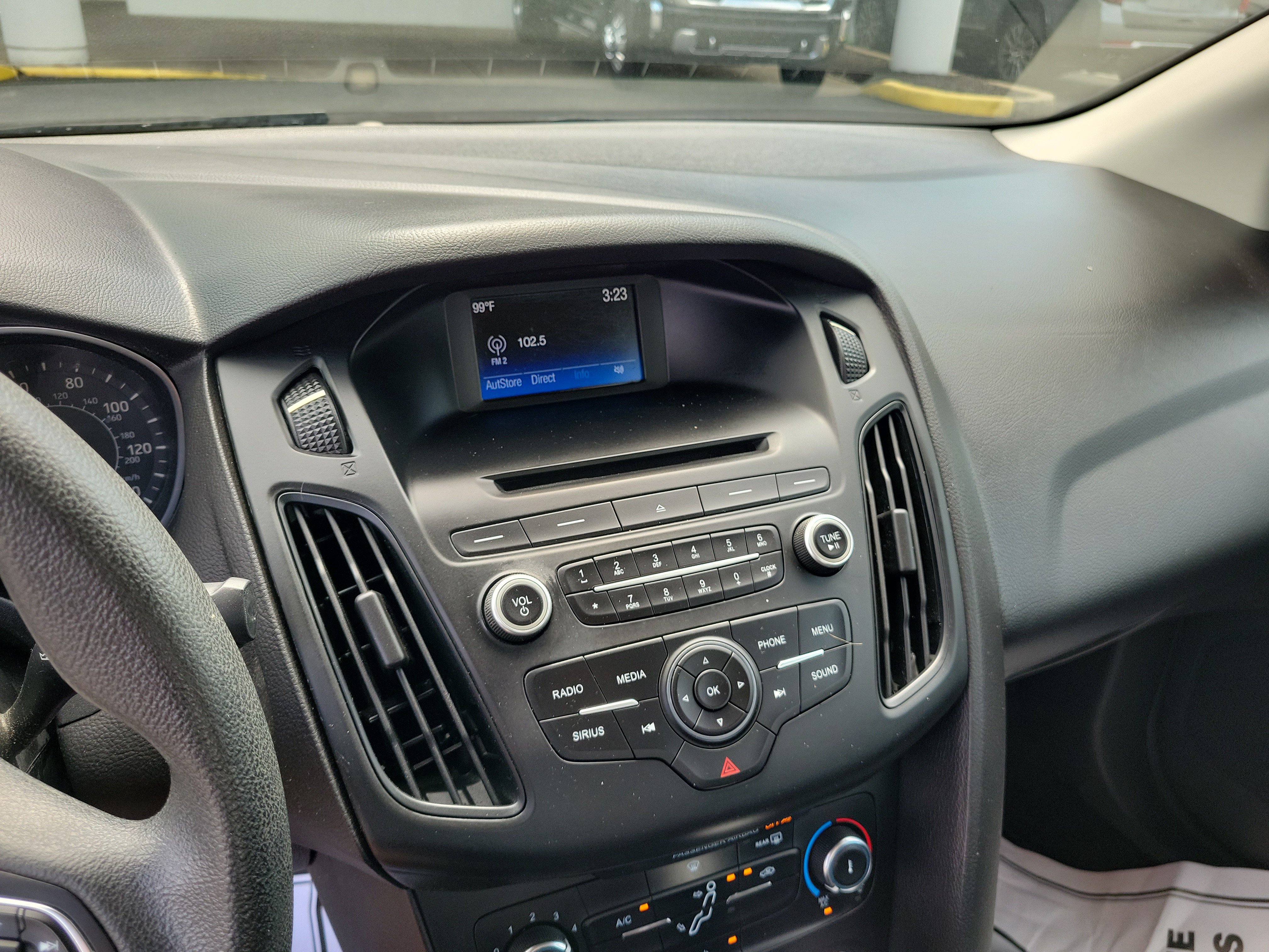 Used 2016 Ford Focus SE w/ Reverse Sensing Package FWD image 26
