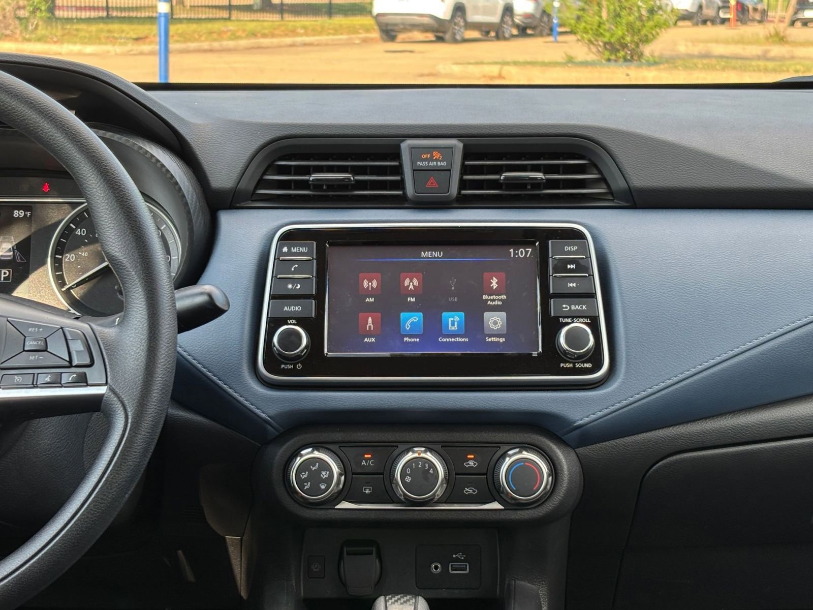 Used 2025 Nissan Versa SV image 17