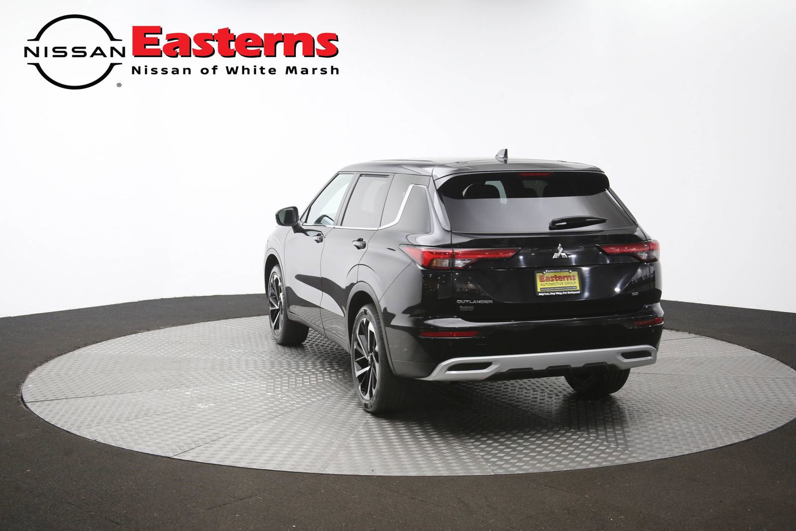Used 2024 Mitsubishi Outlander AWD image 65