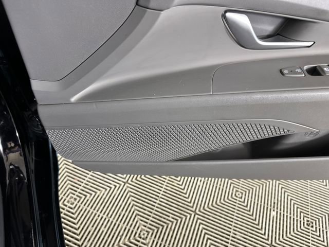 Certified 2023 Hyundai Elantra SE w/ Cargo Package FWD image 29