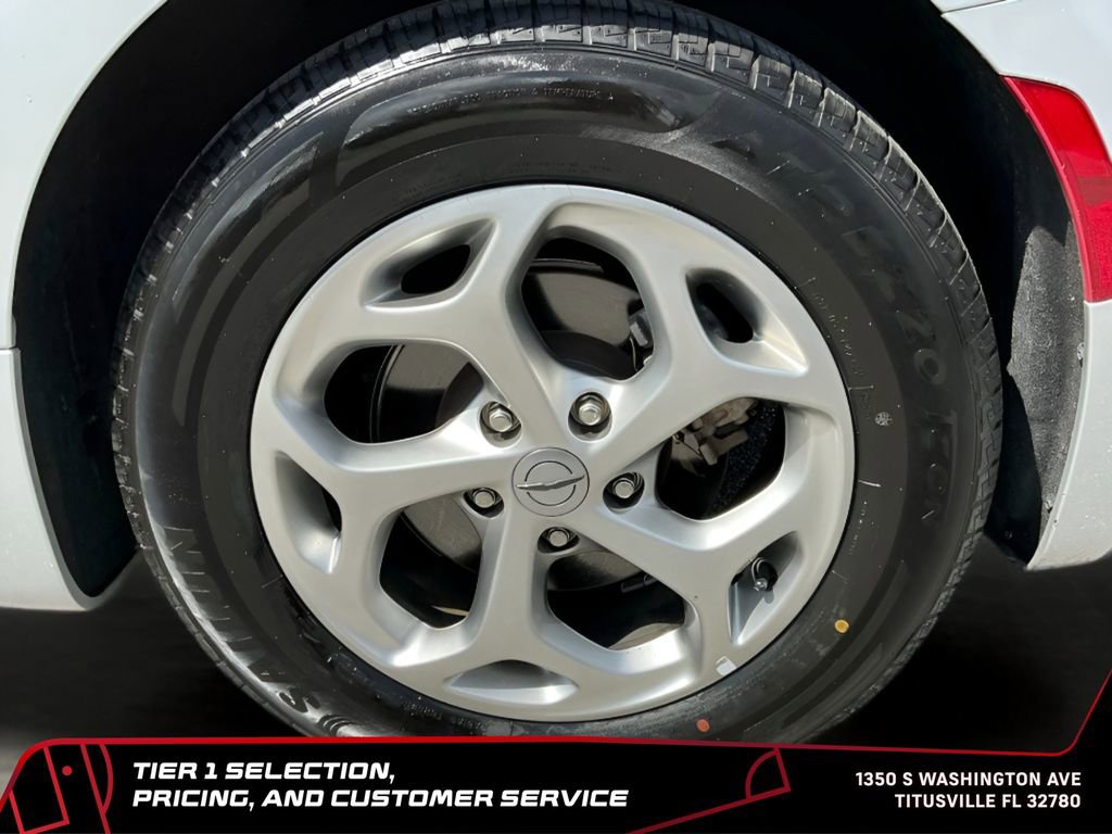 Used 2024 Chrysler Pacifica Limited FWD image 39