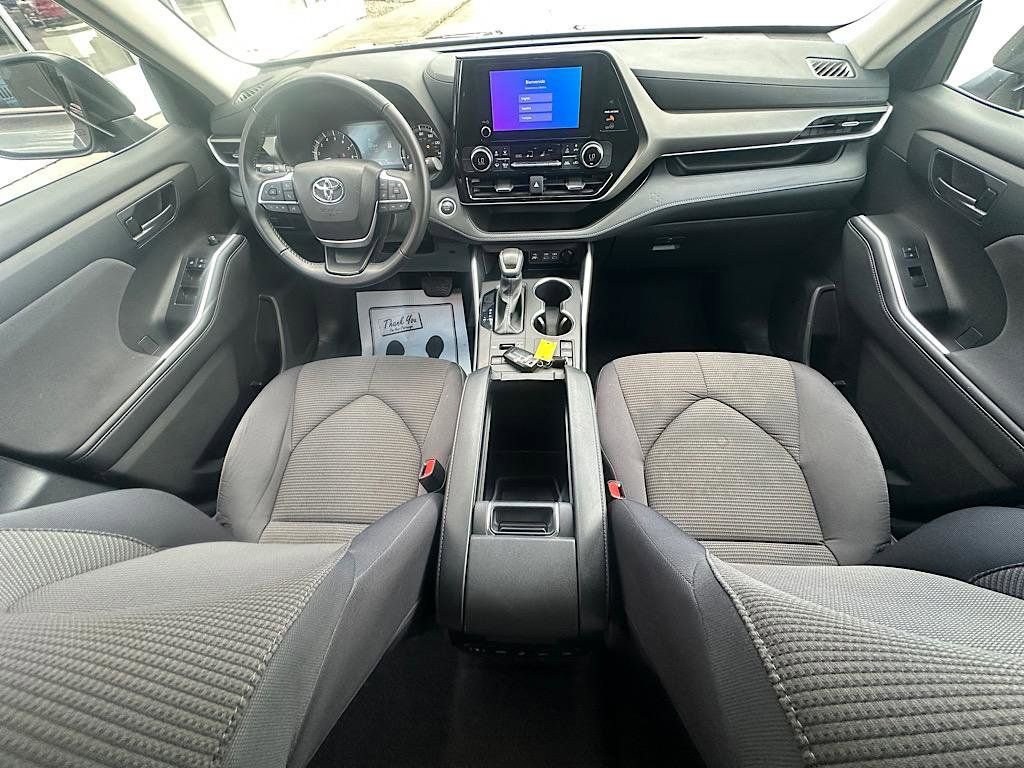 Certified 2024 Toyota Highlander Limited image 19