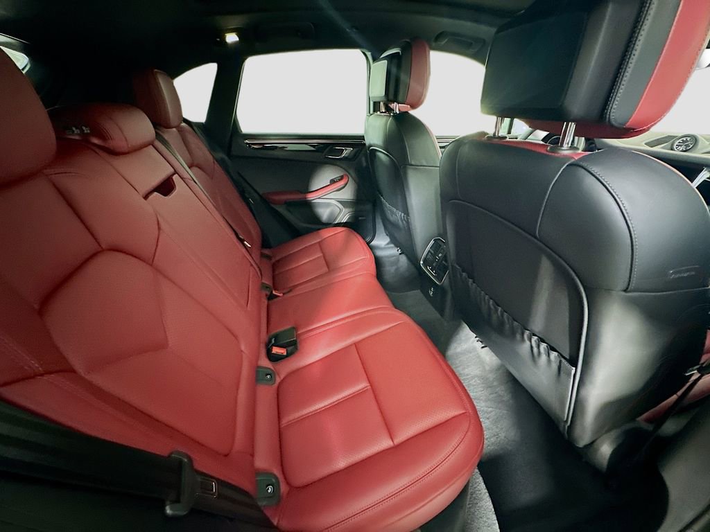 Certified 2026 Porsche Macan image 28