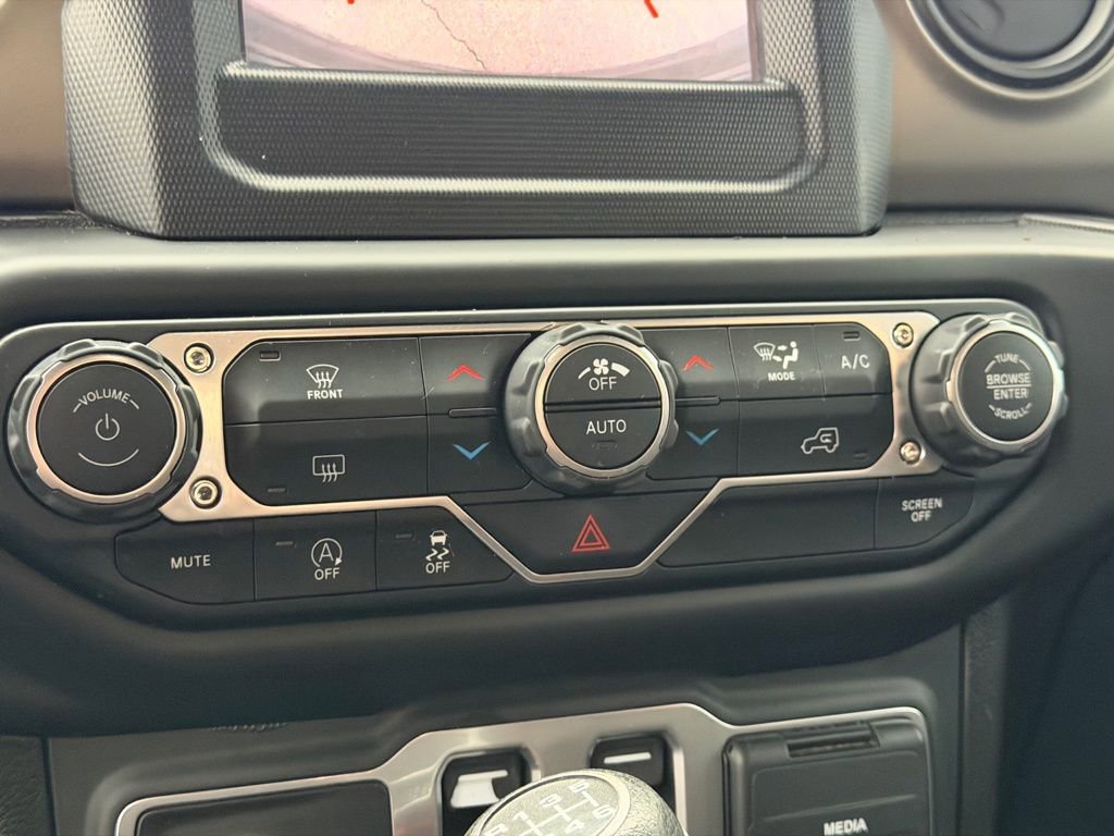 Used 2018 Jeep Wrangler Sport image 24