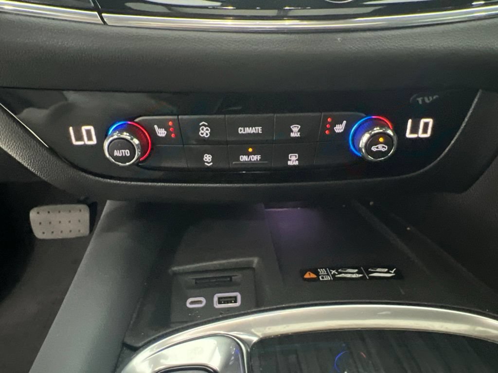 Used 2024 Buick Enclave Essence w/ Experience Buick Package FWD image 17