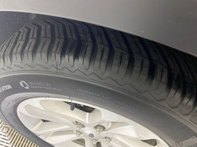 Used 2014 Ford Explorer XLT w/ Equipment Group 202A AWD/4WD image 23