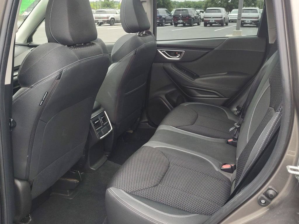 Used 2021 Subaru Forester Premium AWD/4WD image 28