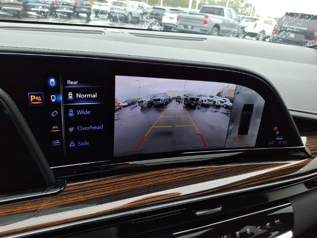 Used 2024 Cadillac Escalade Premium Luxury AWD/4WD image 32