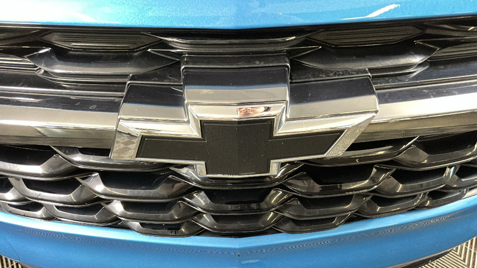 Used 2025 Chevrolet Trax RS FWD image 9