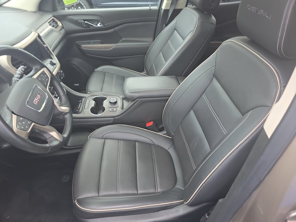 Used 2023 GMC Acadia Denali AWD/4WD image 15