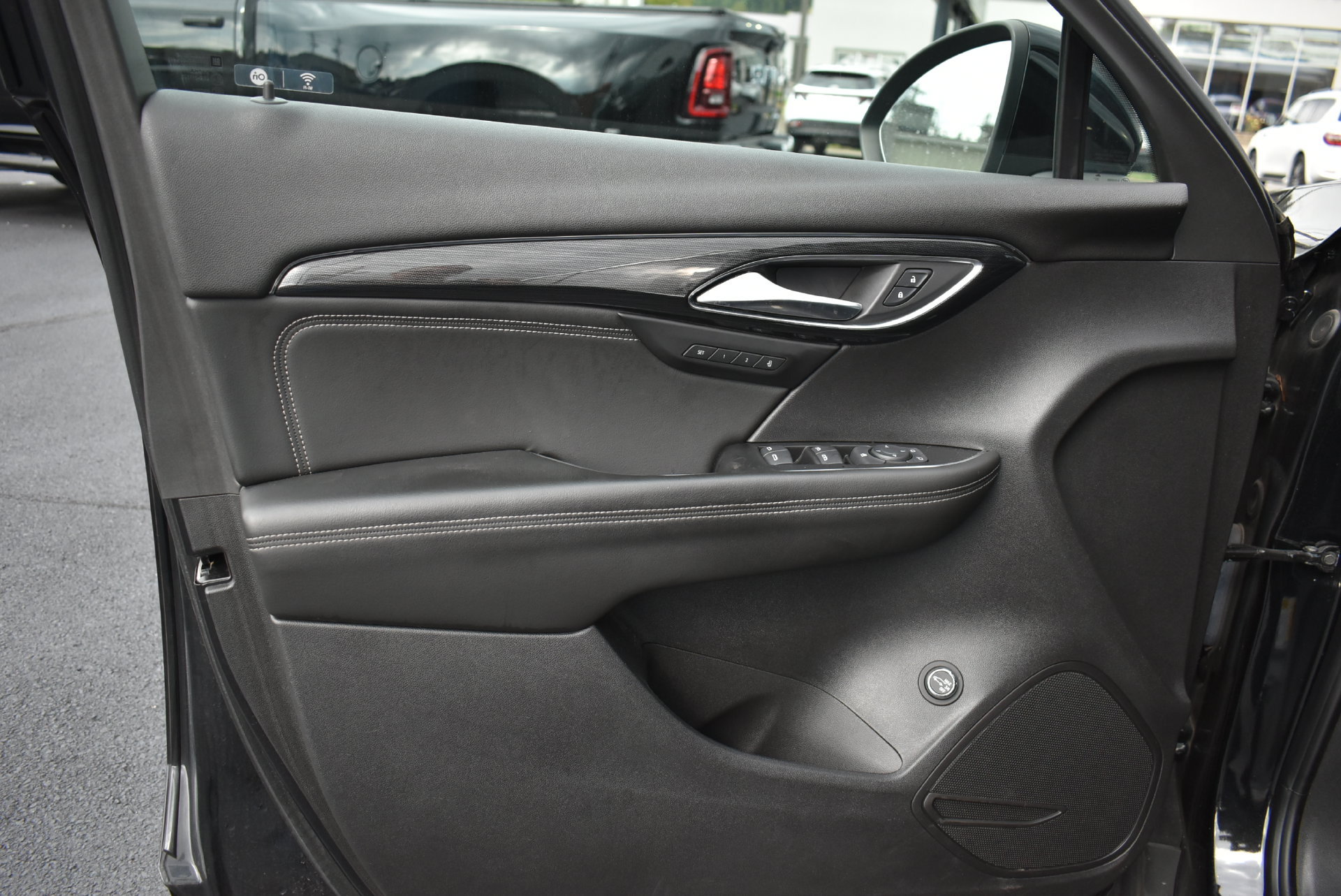 Used 2023 Buick Envision Essence AWD/4WD image 11