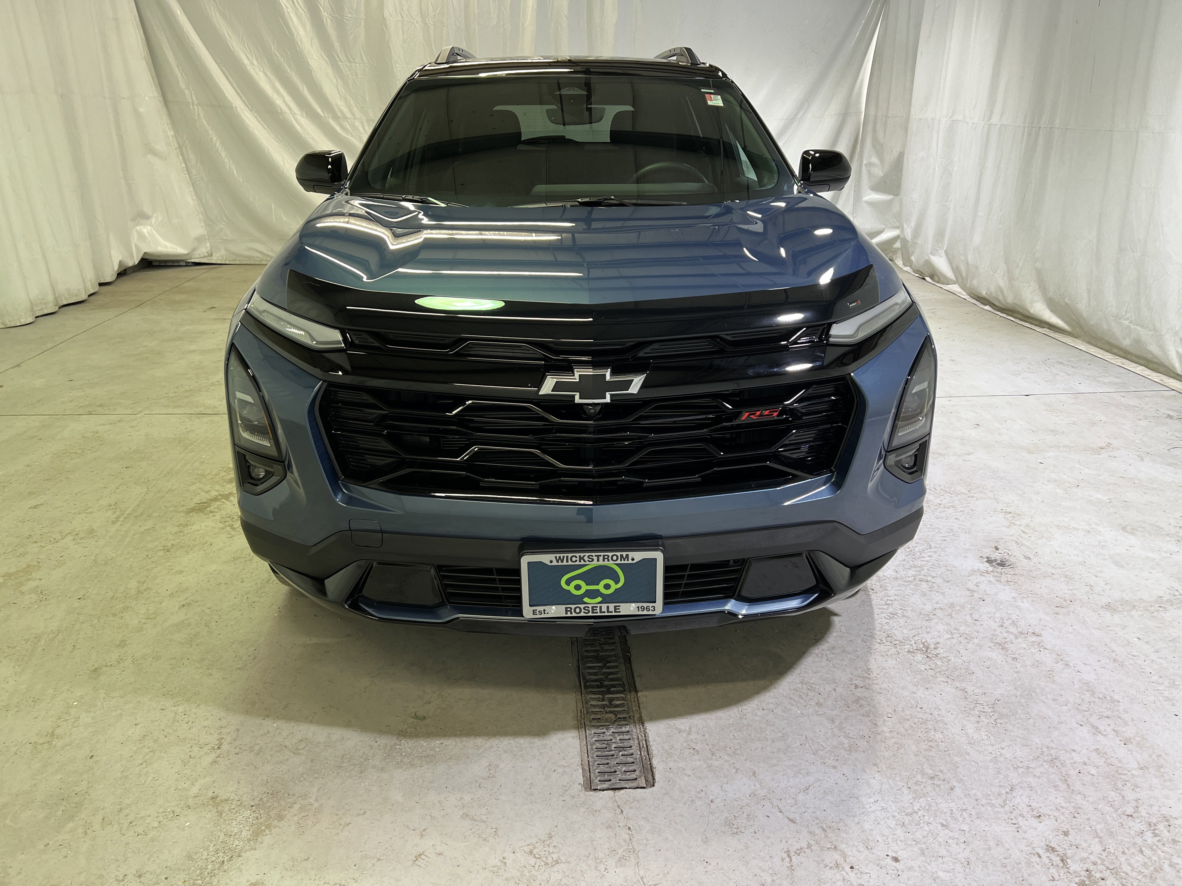 Used 2025 Chevrolet Equinox RS w/ Safety and Technology Package image 3
