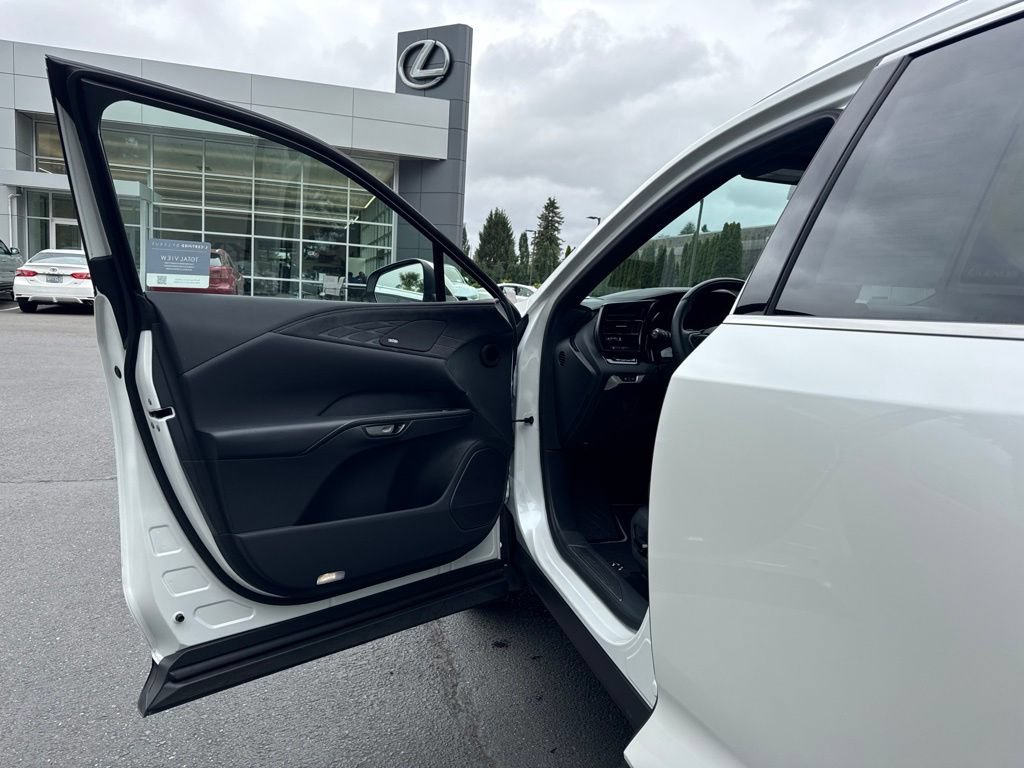 Certified 2025 Lexus RX 450h AWD w/ Luxury Package image 10
