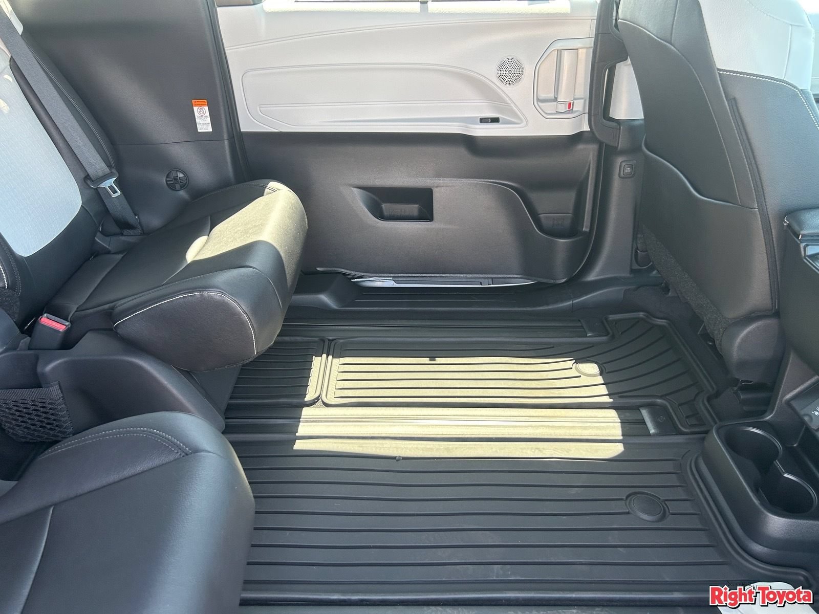 New 2026 Toyota Sienna XSE AWD/4WD image 11