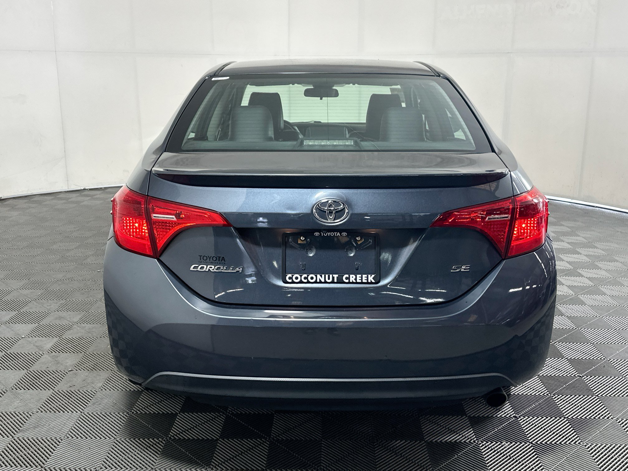 Used 2017 Toyota Corolla SE FWD image 4