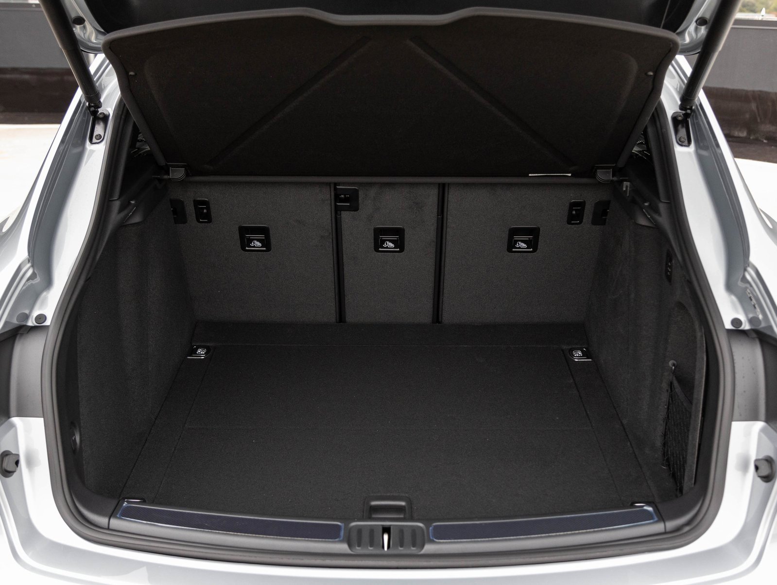 New 2026 Porsche Macan GTS image 30