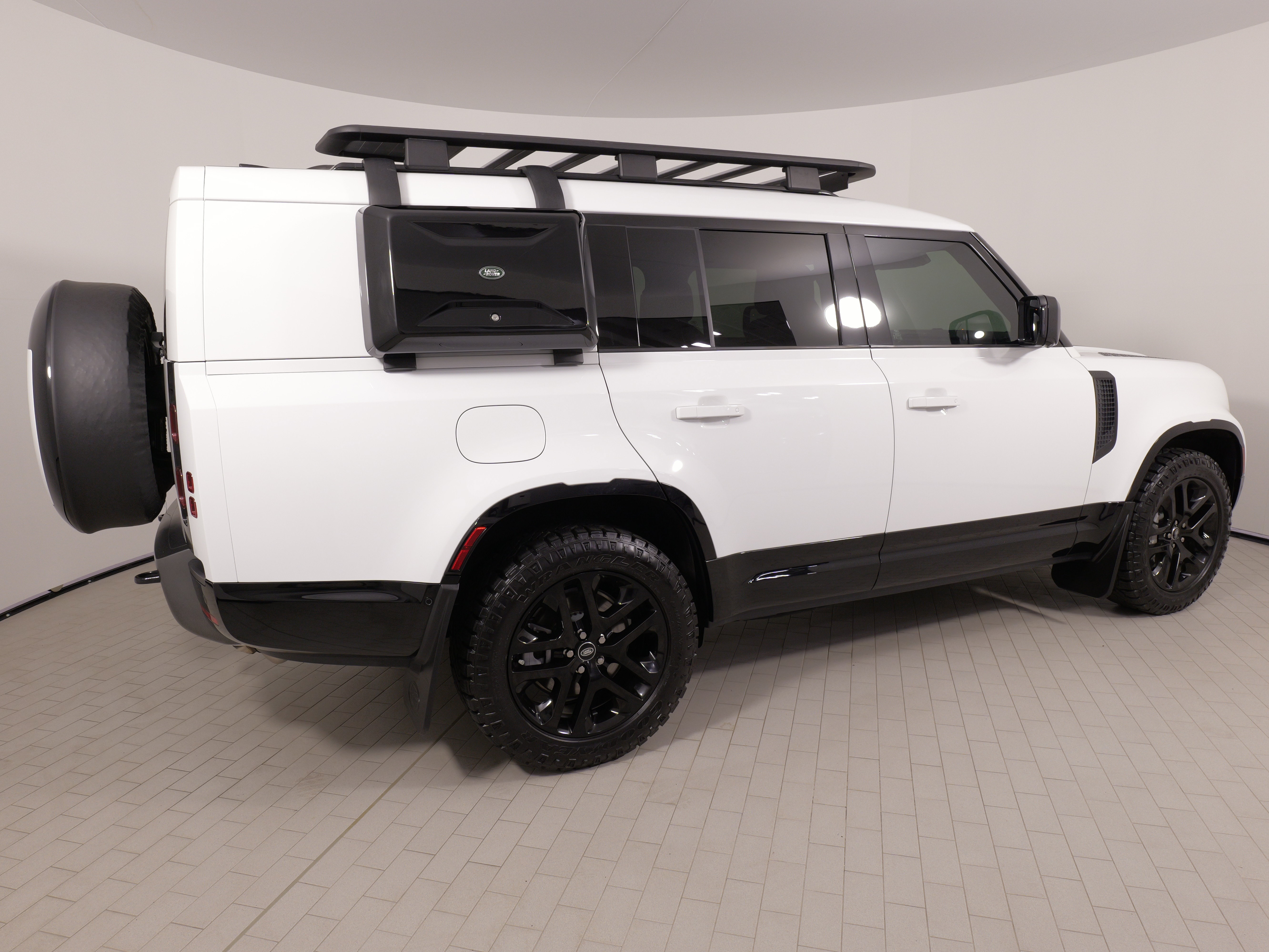 Used 2024 Land Rover Defender 130 Outbound AWD/4WD image 12