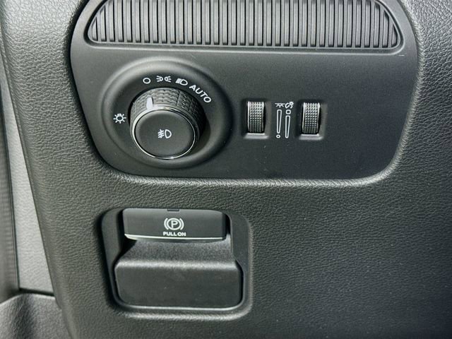 Used 2025 Jeep Wagoneer Series II AWD/4WD image 10