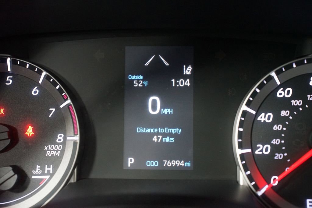 Used 2021 Toyota Highlander L image 16