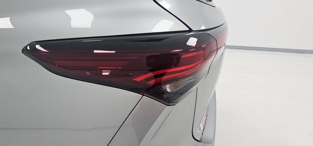 Used 2024 Toyota Highlander XLE image 38