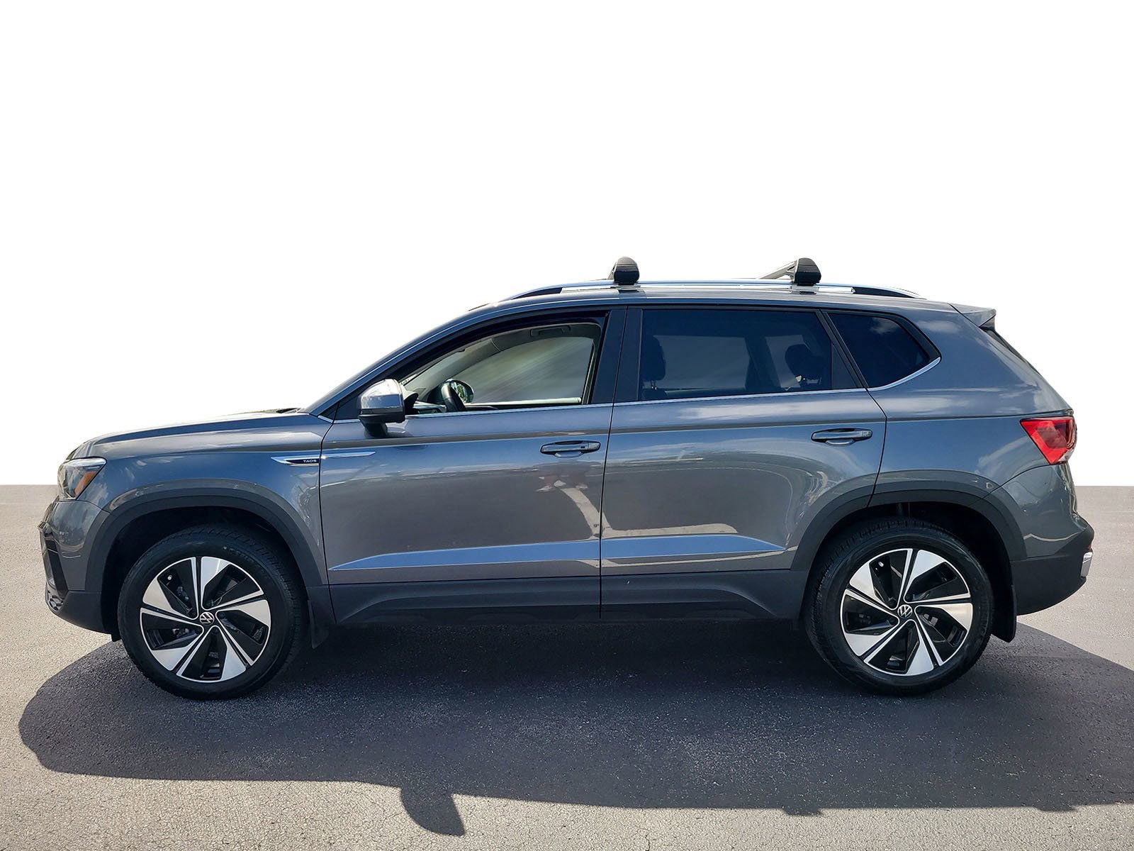 Used 2024 Volkswagen Taos SE image 5