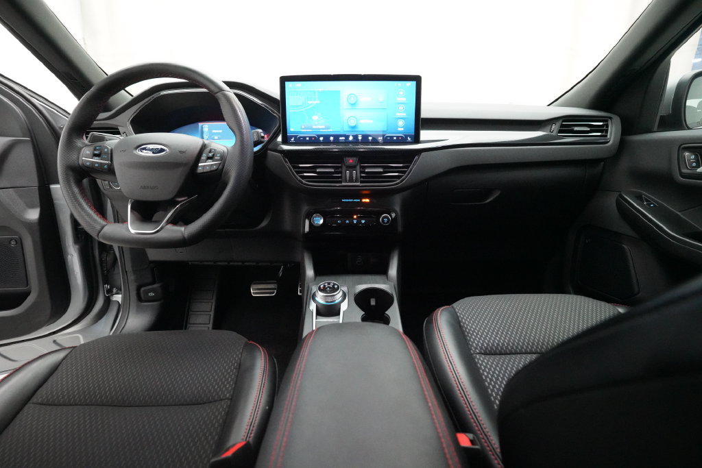 Used 2024 Ford Escape ST-Line Select AWD/4WD image 5