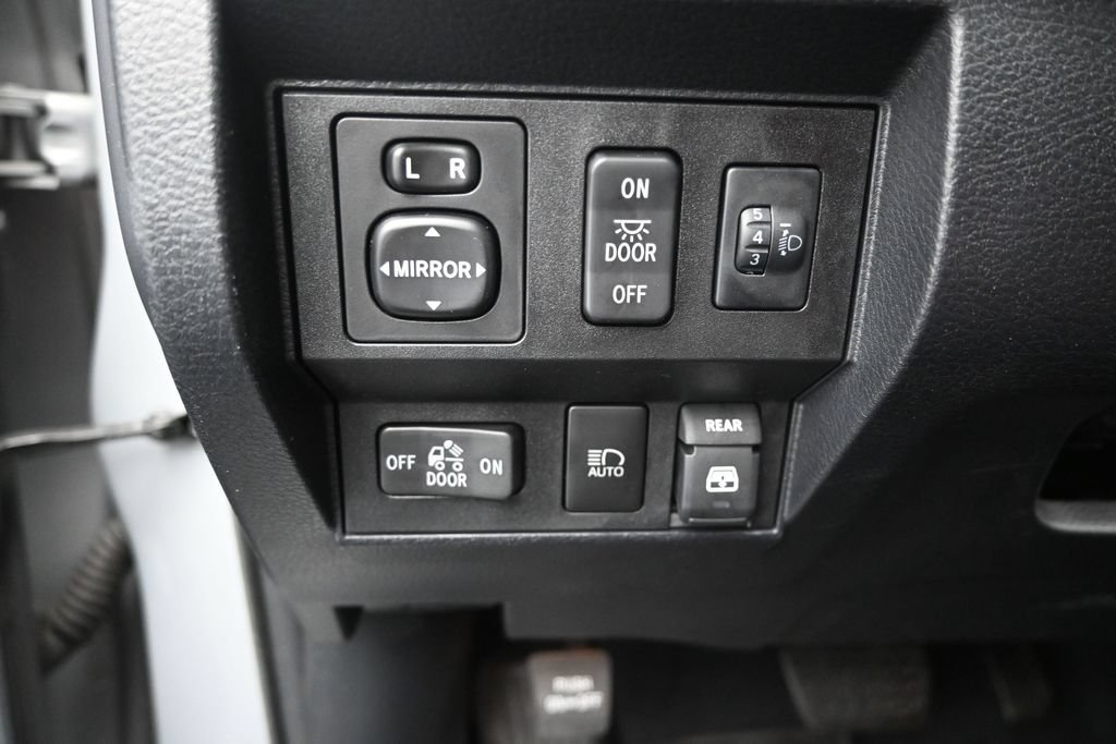 Used 2018 Toyota Tundra Limited w/ Limited Premium Package AWD/4WD image 19