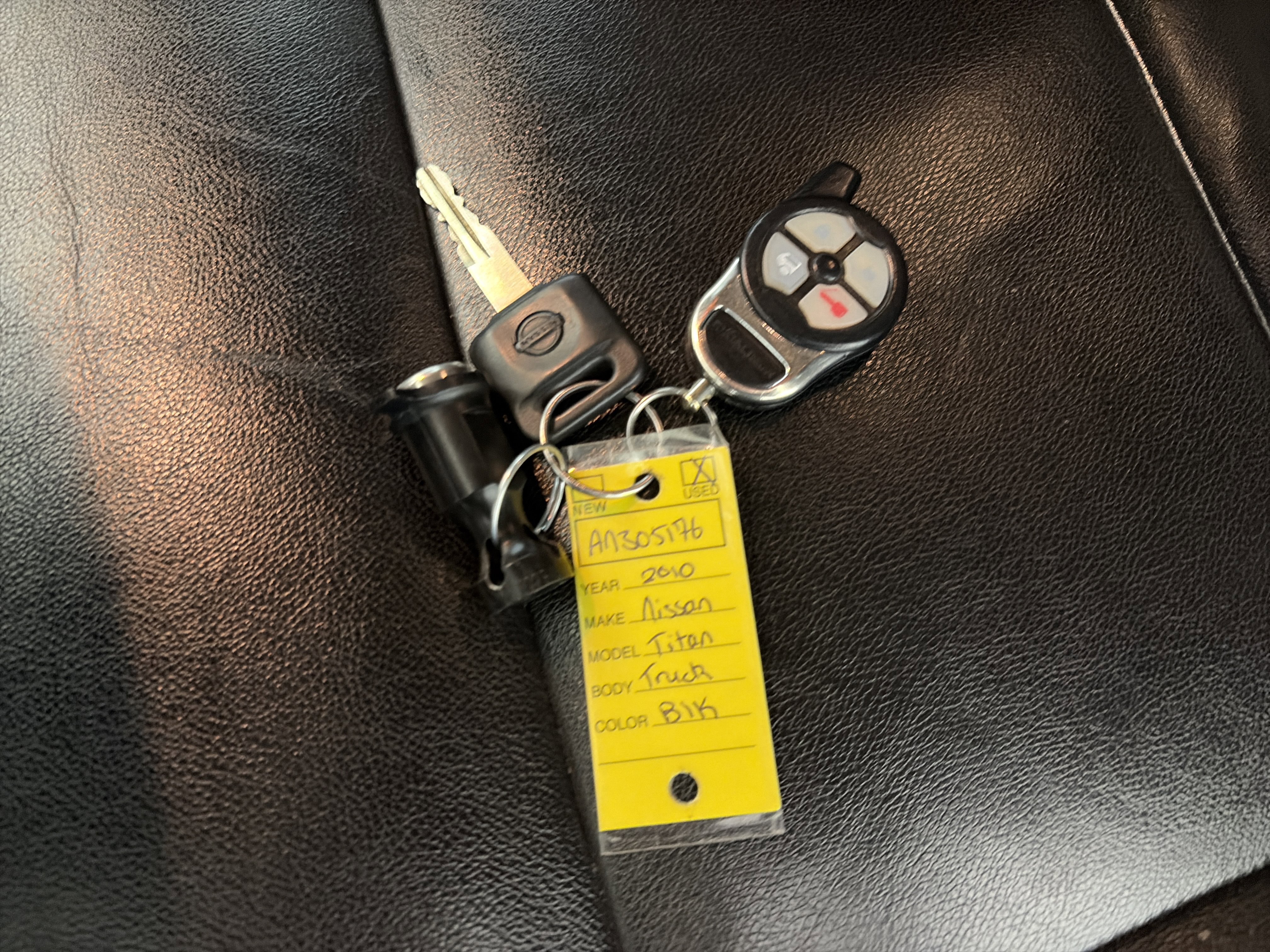 Used 2010 Nissan Titan PRO-4X w/ Pro-4x Leather Pkg image 31