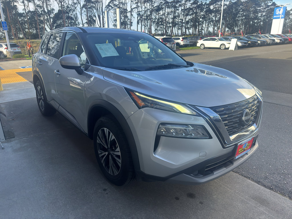 Used 2023 Nissan Rogue SV image 18