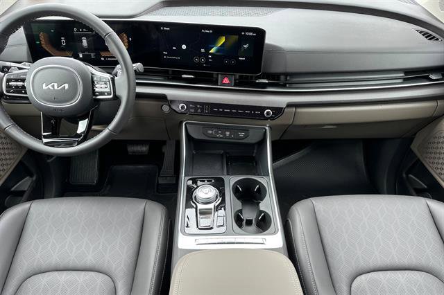 New 2025 Kia Carnival EX image 15