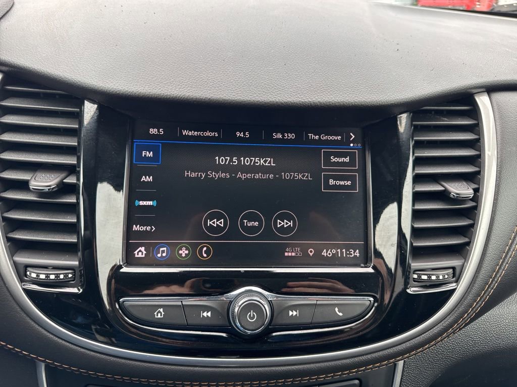 Used 2021 Chevrolet Trax LT AWD/4WD image 16