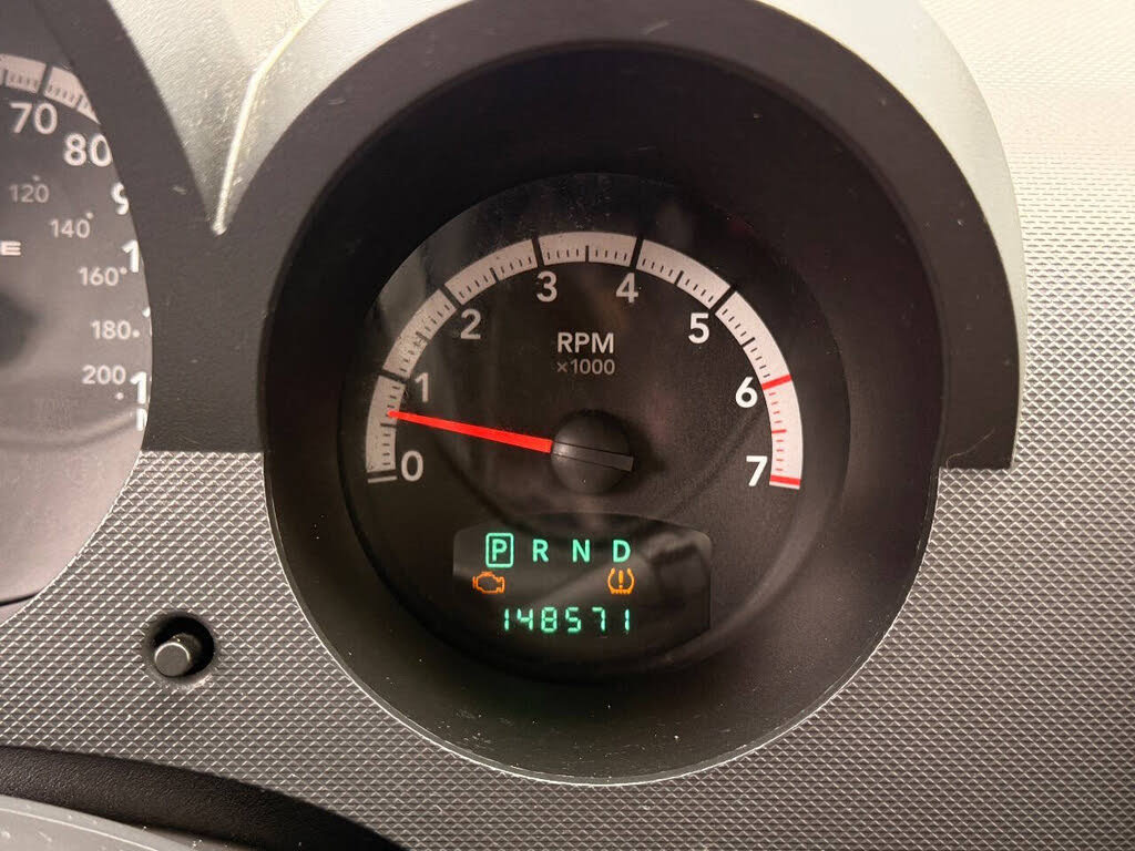 Used 2011 Dodge Nitro Heat image 29