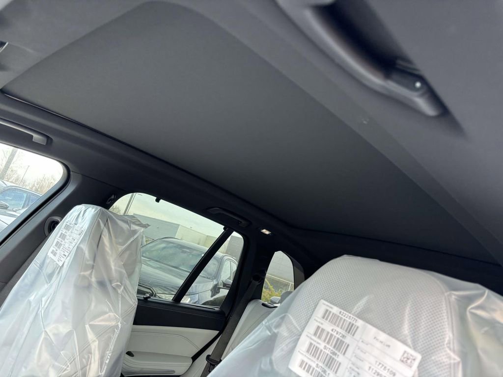 New 2026 BMW X5 M60i image 18