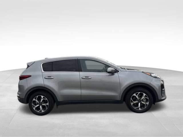 Certified 2022 Kia Sportage LX FWD image 2